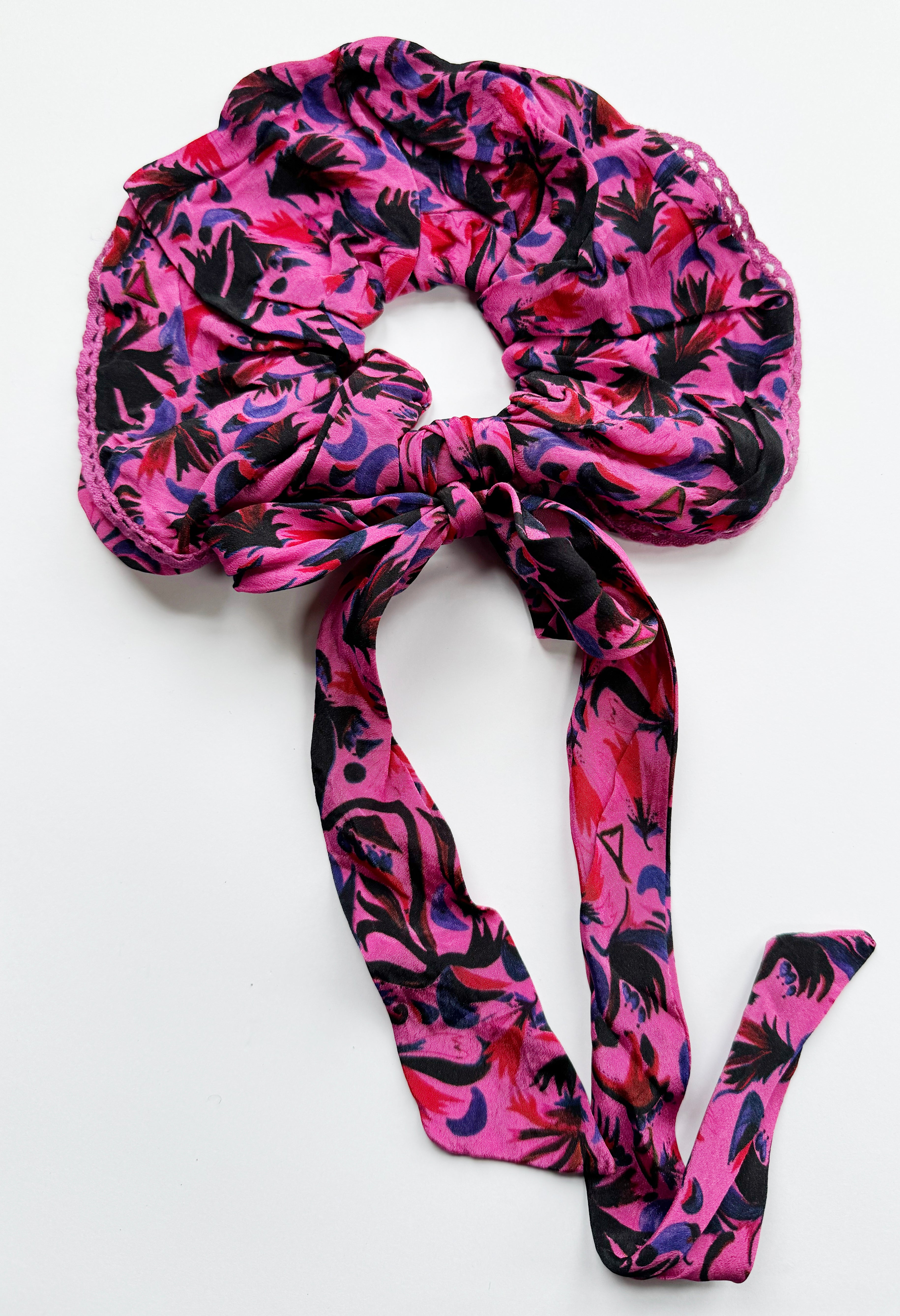 XL BOW SCRUNCHIE