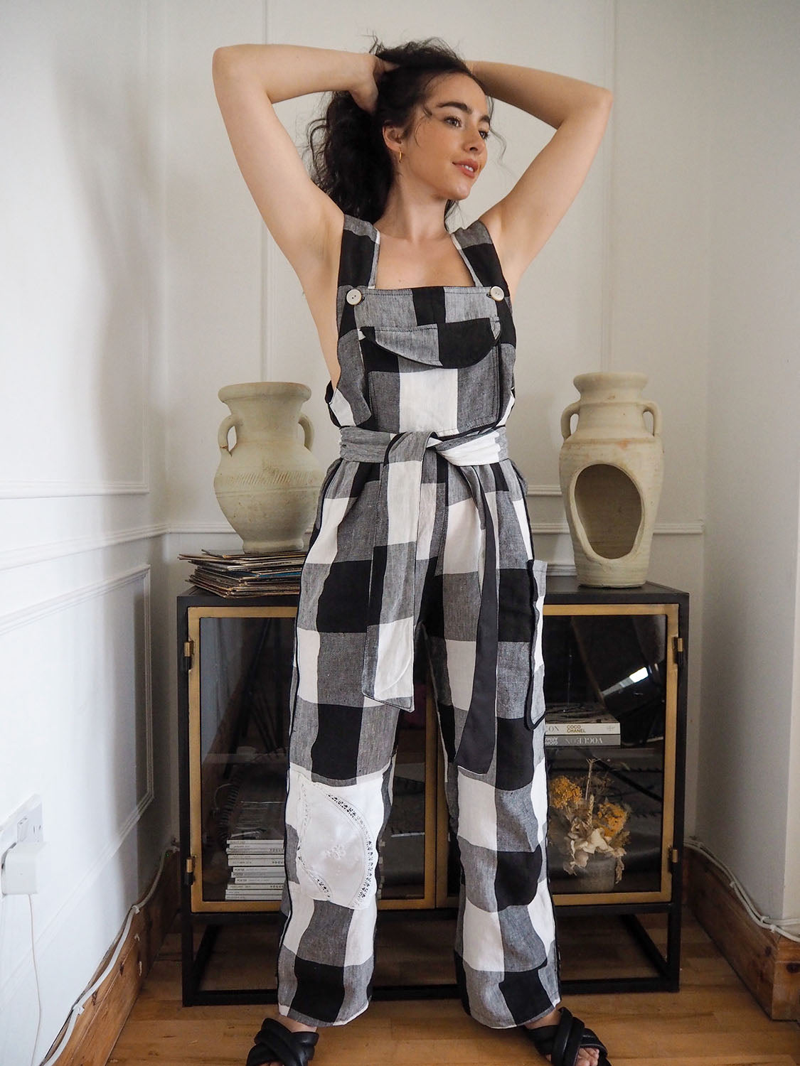 Black and white linen Clo dungarees2