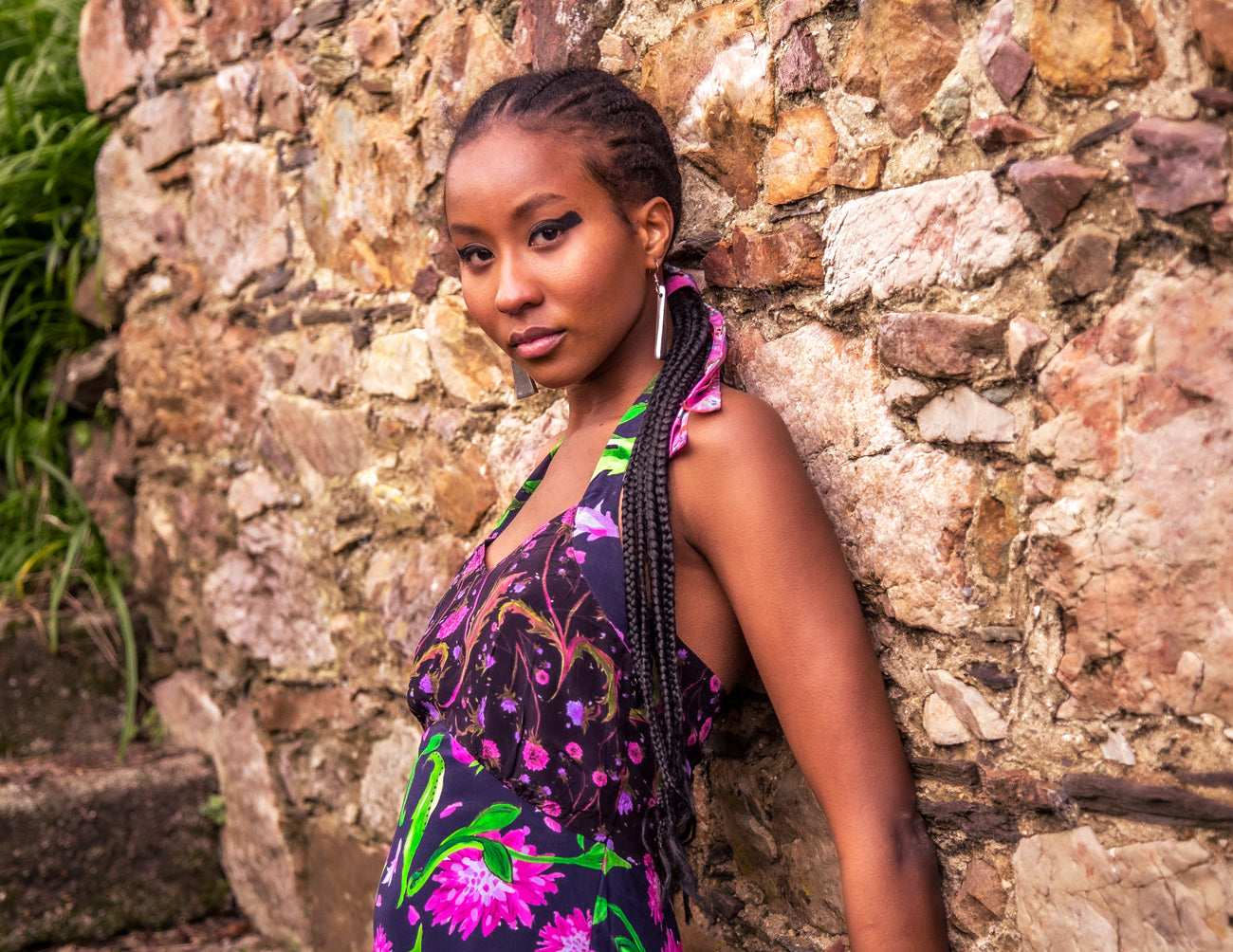 The Saoirse dress in navy/black strawberry floral print